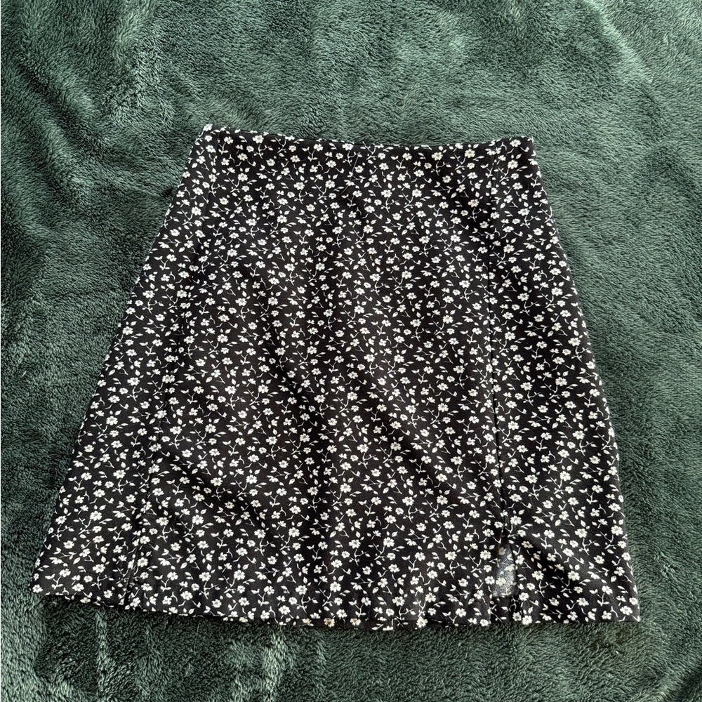 Brandy Melville floral mini skirt